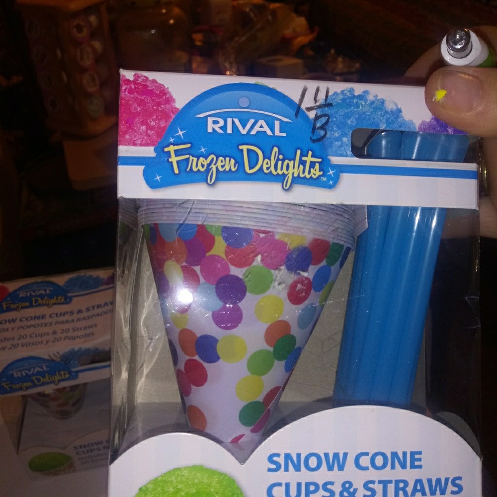 Snow cone machine